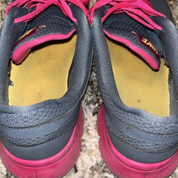 Nike Women’s Running Shoes Sneakers Flex Experience RN 2 in Pink - Picture 4 of 9